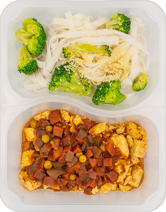 Makaron w sosie Teriyaki z tofu, brokułem, papryką stir-fry i sezamem