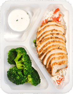 Grillowana pierś z kurczaka z ryżem i warzywami