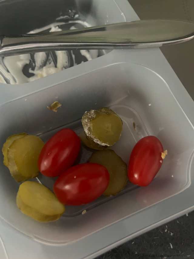 biały nalot na ogórkach