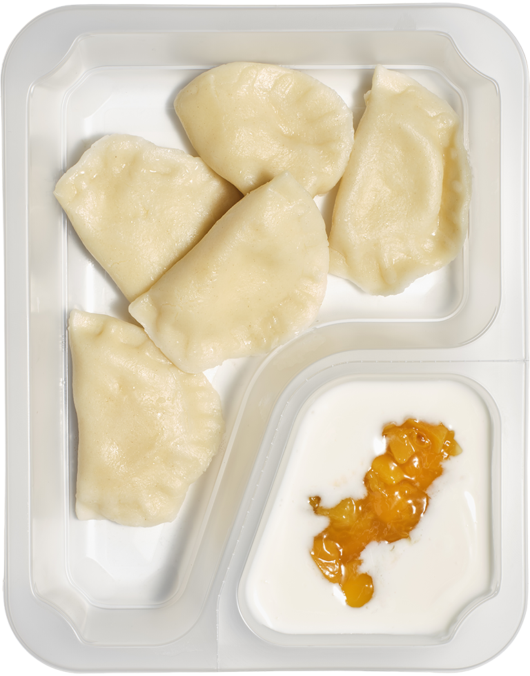 Pierogi z serem na słodko z jogurtem i konfiturą brzoskwiniową