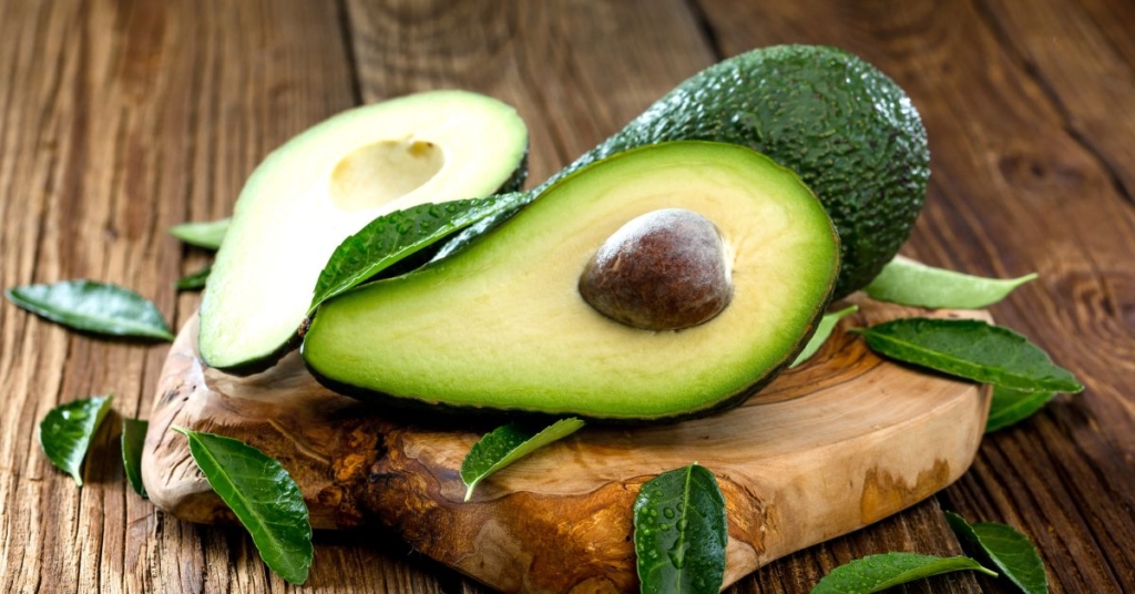 Czy awokado tuczy? Fakty i mity o jednym z najpopularniejszych superfoods 2 awokado